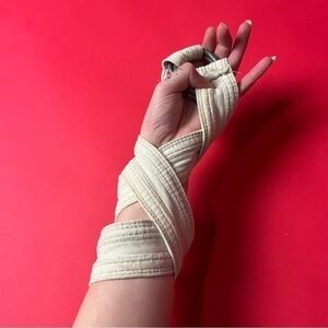 Simple white fabric belt 🤍🖤​​​​​​​​​​​​​​​​​​​​​​